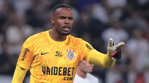 Carlos Miguel durante partida do Corinthians. Foto: Ettore Chiereguini/AGIF