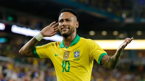 Neymar com a camisa da Seleção Brasileria