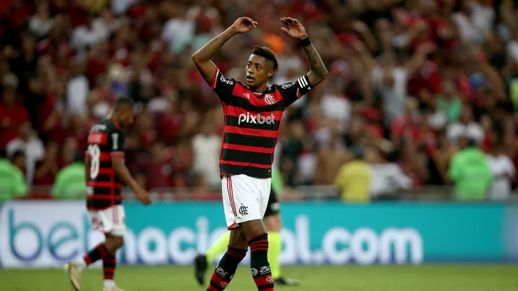 Bruno Henrique disputou 28 jogos e marcou quatro gols nesta temporada. (Photo by Wagner Meier/Getty Images)