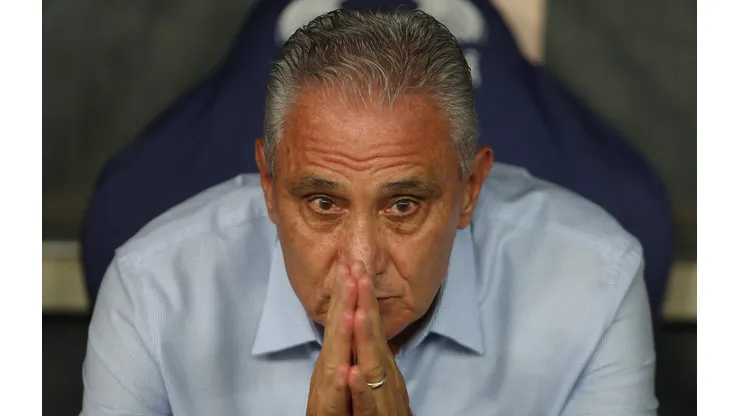 Tite não deve contar com craque por até um mês.