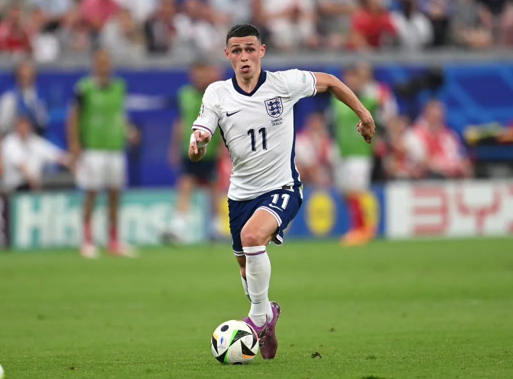 Phil Foden defendendo a Inglaterra durante a Eurocopa 2024. (Photo by Stu Forster/Getty Images)