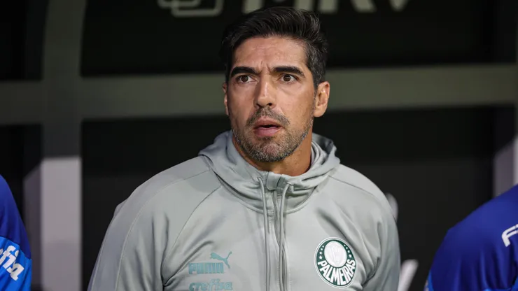 Abel Ferreira ganha reforço para a lateral-direita. Foto: Gilson Lobo/AGIF