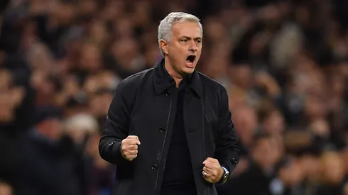 Mourinho busca reforços para o Fenerbahçe. (Photo by Justin Setterfield/Getty Images)
