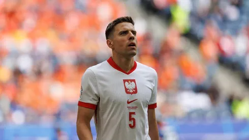 Bednarek durante a partida da Polônia contra a Holanda pela Eurocopa. (SOPA Images Limited / Alamy Stock Photo)