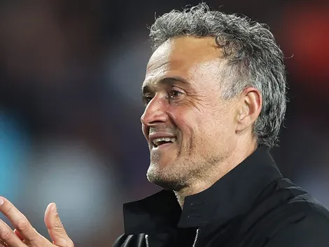 PSG faz oferta por Rayan Cherki, do Lyon