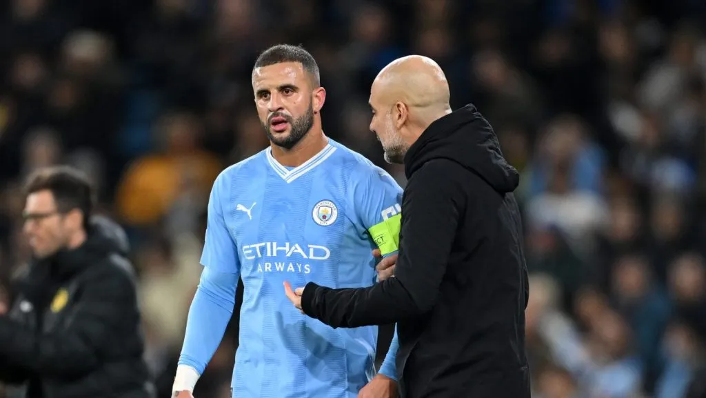 Guardiola aconselha Kyle Walker. Jogador deve deixar o Manchester City. Foto: Michael Regan/Getty Images