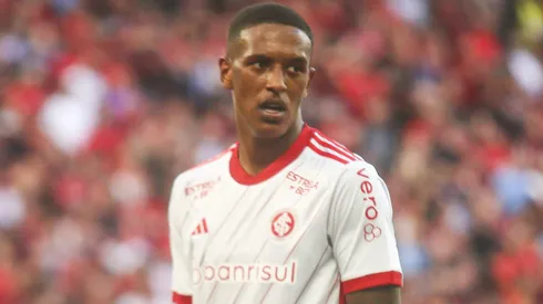 Robert Renan, do Internacional, é monitorado por gigante europeu. Foto: Gabriel Rosa Machado/AGIF