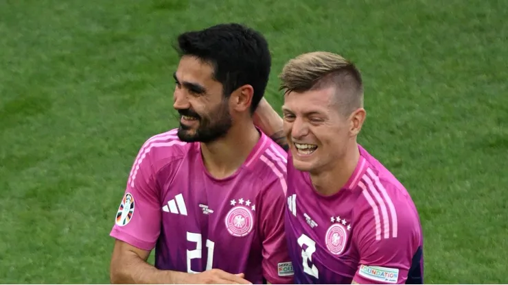 Kroos parabeniza Gundogan por atuação hoje. Foto: Clive Mason/Getty Images