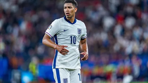 Bellingham na partida de estreia da Inglaterra na Eurocopa, contra a Sérvia. (Eibner-Pressefoto / Alamy Stock Photo) Serbien vs. England, Herren, Fussball, 1. Spieltag, EURO 2024, 16.06.2024, Europameisterschaft, Gruppe C Foto: Eibner-Pressefoto/Bahho Kara