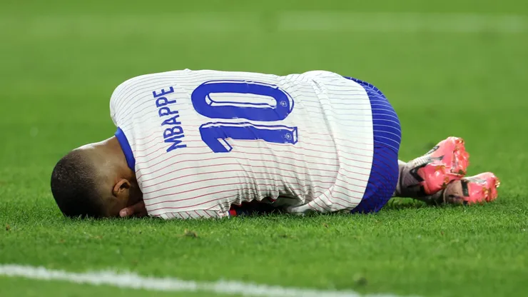 Mbappé acabou sofrendo uma contusão na primeira partida da Eurocopa 2024.