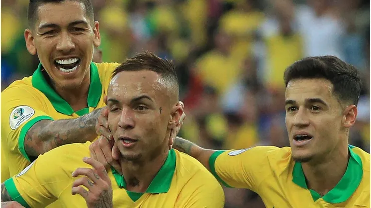 Internacional é ousado no mercado e tenta acordo com craque campeão pela Seleção Brasileira. (Photo by Buda Mendes/Getty Images)