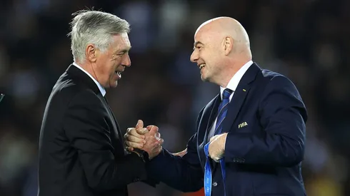 Ancelotti cumprimenta presidente da Fifa no Mundial de Clubes. Foto: Michael Steele/Getty Images
