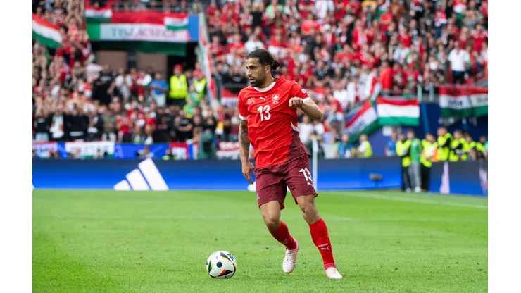 Ricardo Rodriguez em ação pela Suíça na partida contra a Hungria. (Eibner-Pressefoto / Alamy Stock Photo) Foto: Eibner-Pressefoto/Michael Memmler