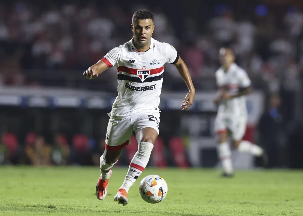 Alisson é alvo da Raposa (Photo by Alexandre Schneider/Getty Images)