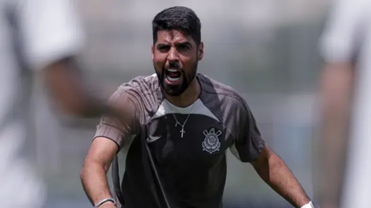 António Oliveira não vive bom momento no Corinthians (Foto: Rodrigo Coca / Agência Corinthians / Divulgação)