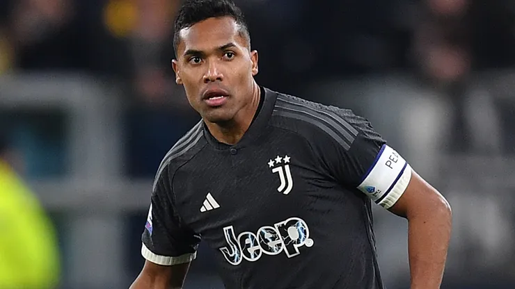 Alex Sandro interessa ao São Paulo (Foto: Valerio Pennicino/Getty Images)