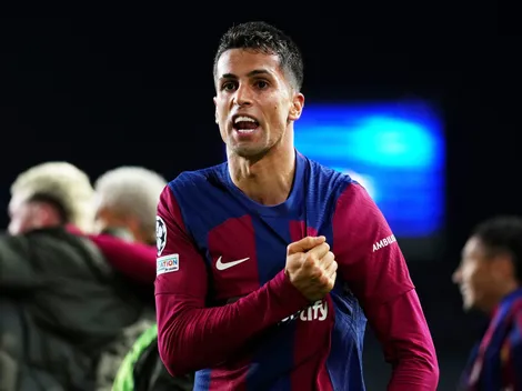 Barcelona tenta manter João Cancelo no elenco