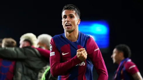 João Cancelo deseja continuar no Barcelona. Foto: Alex Caparros/Getty Images
