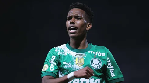 Estêvão jogador do Palmeiras