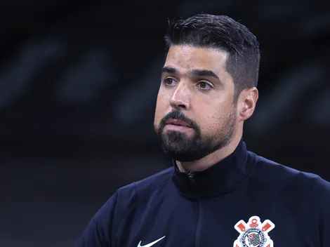 António Oliveira tem problemas para escalar o Corinthians