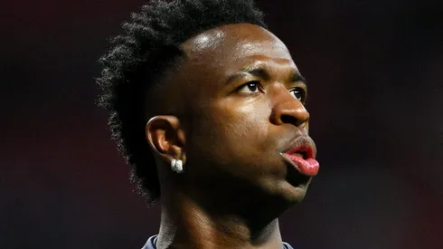 Potência do futebol oferece salário 'irrecusável' para tirar Vinicius Júnior do Real Madrid (Photo by David Ramos/Getty Images)