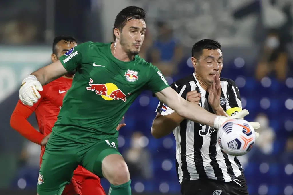 Cleiton com a camisa do RB Bragantino pela Sul-Americana. (Foto: Nathalia Aguilar – Pool/Getty Images)
