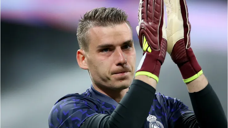 Real Madrid prepara a venda de Lunin e define o substituto do goleiro (Photo by Florencia Tan Jun/Getty Images)