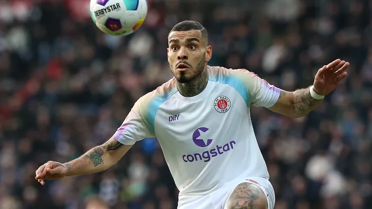 Ex-jogador do Inter revelou desejo de atuar no Grêmio (Foto: Cathrin Mueller/Getty Images)