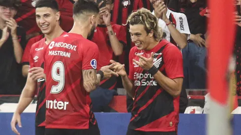 São Paulo tem o sim de Zubeldía para anunciar badalado atacante do Athletico Paranaense. Foto: Gabriel Rosa Machado/AGIF