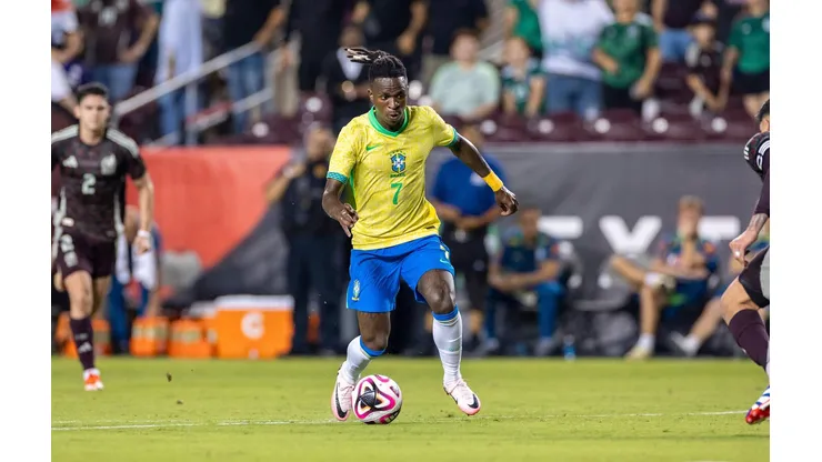 Vinicius Júnior em ação contra o México, em College Station (Texas). (Associated Press / Alamy Stock Photo)