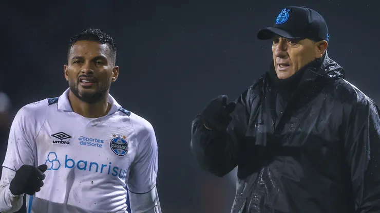 Lateral abriu o jogo sobre 1º clássico do Brasileirão (Foto: Divulgação/Flickr do Grêmio)