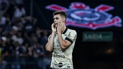 Gabriel Moscardo em partida pelo Corinthians
