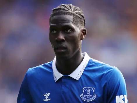 Manchester United disputa Amadou Onana com rival histórico da Premier League