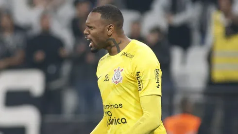 Carlos Miguel, goleiro do Corinthians, toma decisão de onde irá jogar.