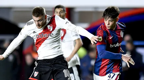 Lucas Beltran do River Plate E Agustín Giay do San Lorenzo (Photo by Marcelo Endelli/Getty Images)