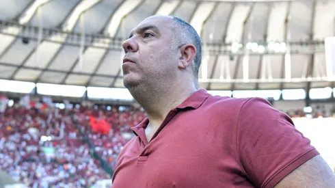 Marcos Braz votou a favor da reforma do estádio do Vasco e fez apelo.