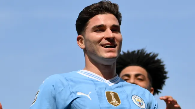 Julian Álvarez pelo Manchester City. (Foto: Justin Setterfield/Getty Images)