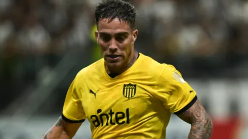 Meia do Penãrol, Javier Méndez criou polêmica com torcida do Grêmio (Foto: Pedro Vilela/Getty Images)