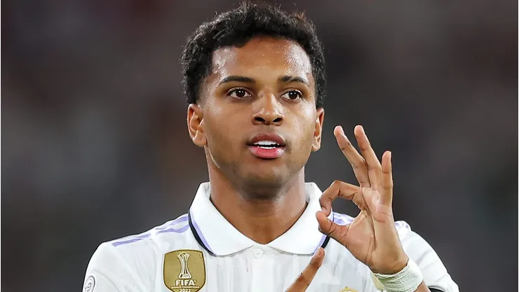 Real Madrid e Manchester City podem fechar troca de jogadores envolvendo Rodrygo (Photo by Fran Santiago/Getty Images)