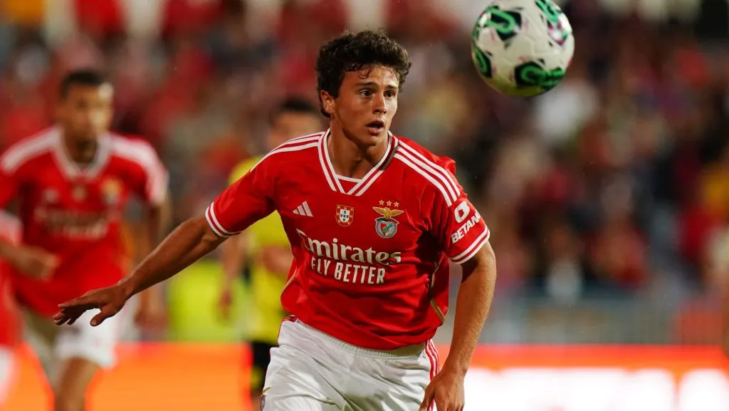 João Neves, volante do Benfica
