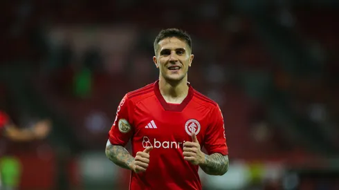 Bustos, lateral do Internacional