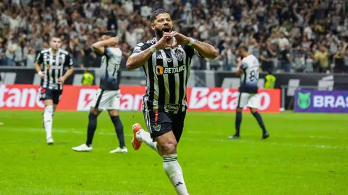 Hulk comemora um de seus gols, na vitória do Atlético-MG sobre o Corinthians, no Brasileirão. (Sipa US / Alamy Stock Photo)