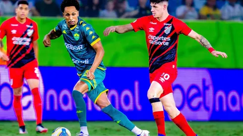 Zapelli em campo durante a partida entre Cuiabá e Athletico Paranaense, pelo Brasileirão. (Sipa US / Alamy Stock Photo)