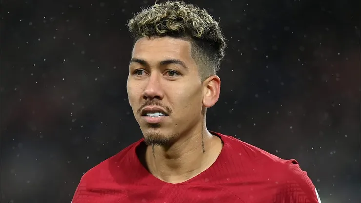Gigante do Brasileirão pode pagar salário de R$ 2 milhões para fechar com Roberto Firmino (Photo by Michael Regan/Getty Images)