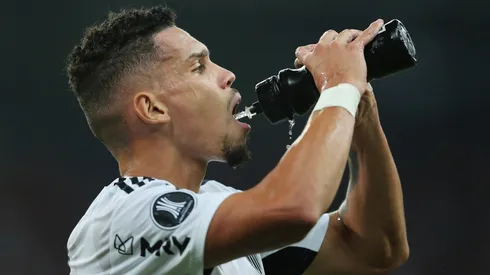 Em baixa no Atlético-MG, Paulinho é pedido em gigante do futebol brasileiro