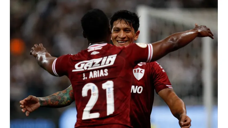 Cano e Arias têm números importantes pelo Fluminense