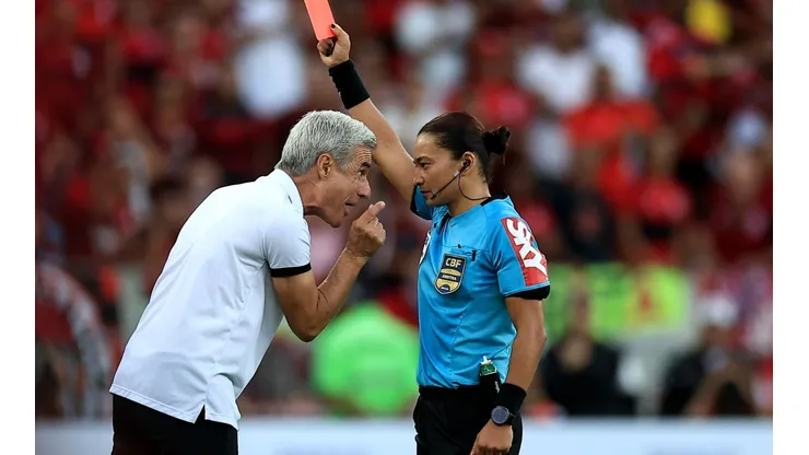 Luis Castro revelou o motivo de ter ficado irado contra Edina
