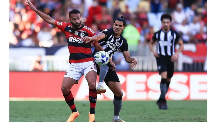 Thiago Maia deixou o gramado de muleta. Flamengo descartou fratura na perna