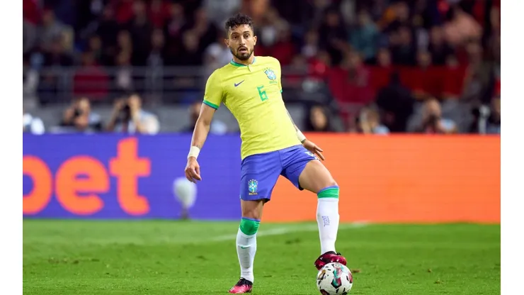 Alex Telles pode deixar Flamengo de lado e fechar com grande clube