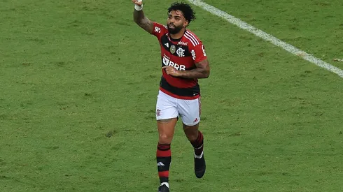 Vai sair? Na mira do Sevilla e criticado pela torcida, Flamengo decide futuro de Gabigol